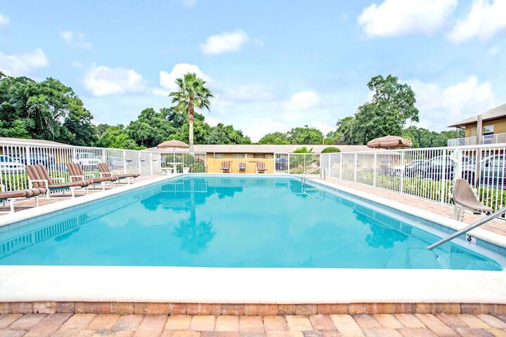 Pool 9 of 35