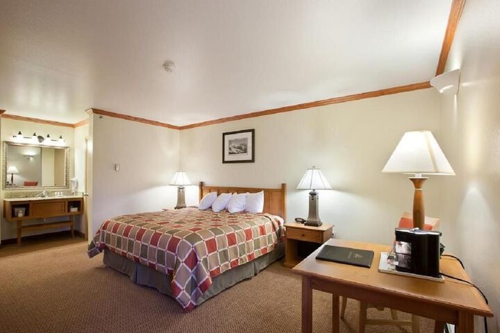Hotel Edgewater