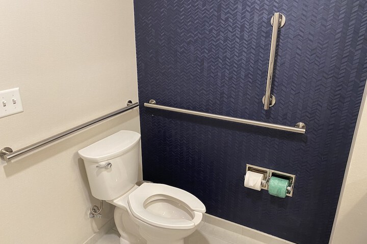 Room 12 of 35