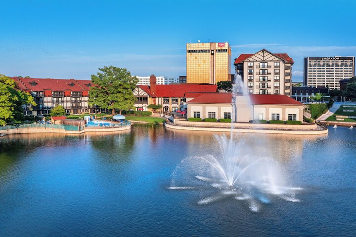 Sheraton Westport Chalet Hotel St. Louis