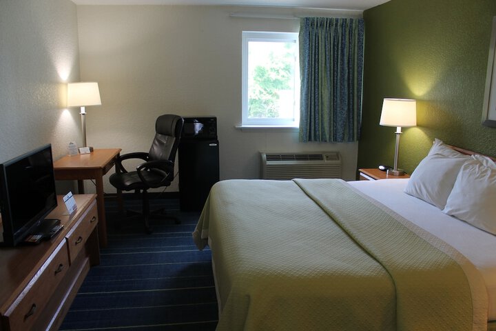 Room 17 of 40