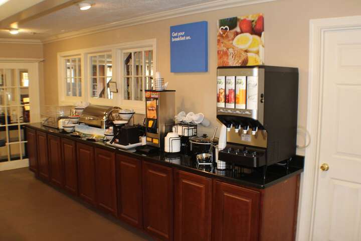 Breakfast/Coffee Service 41 of 45