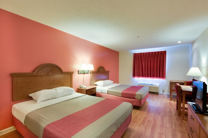 Room 15 of 33