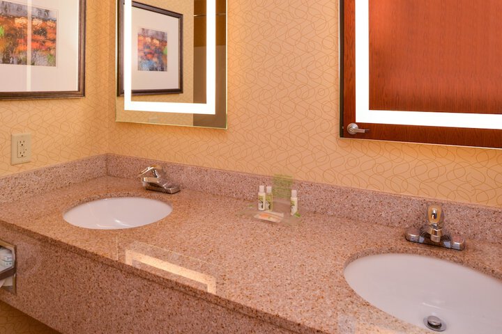 Holiday Inn Poplar Bluff by IHG