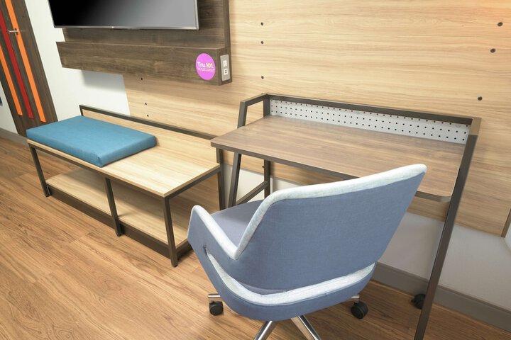Room 12 of 27