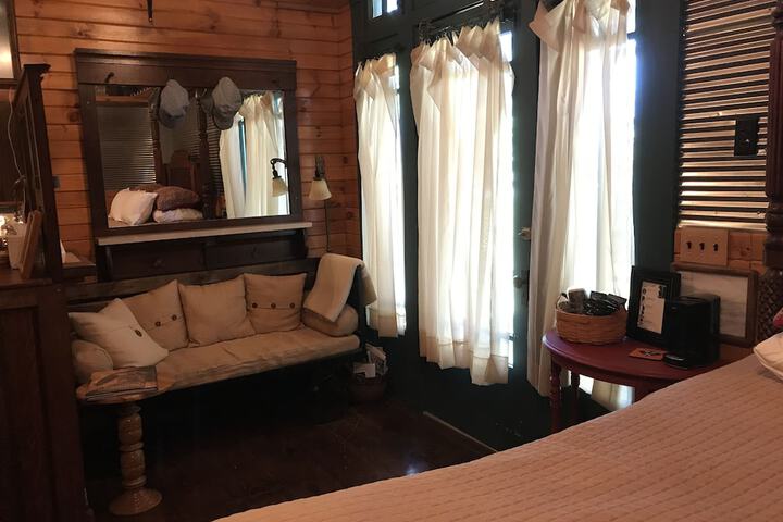 Room 18 of 22