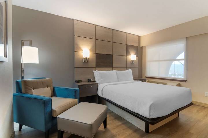 Room 18 of 77