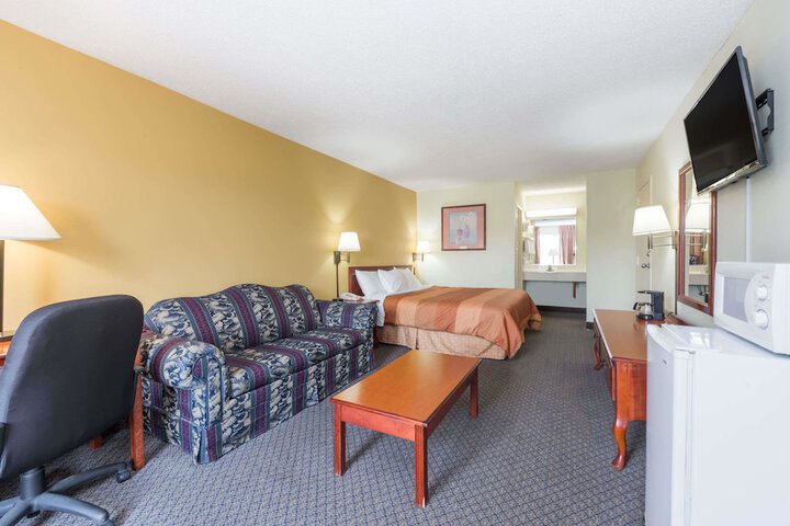 Room 9 of 14