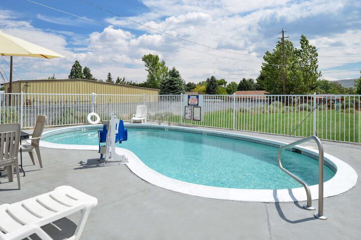 Pool 5 of 29