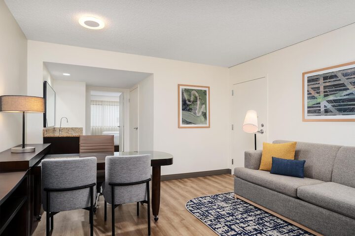 Embassy Suites by Hilton Seattle Tacoma International Airport
