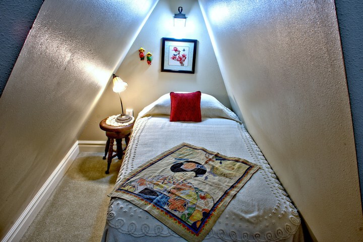 Room 116 of 171