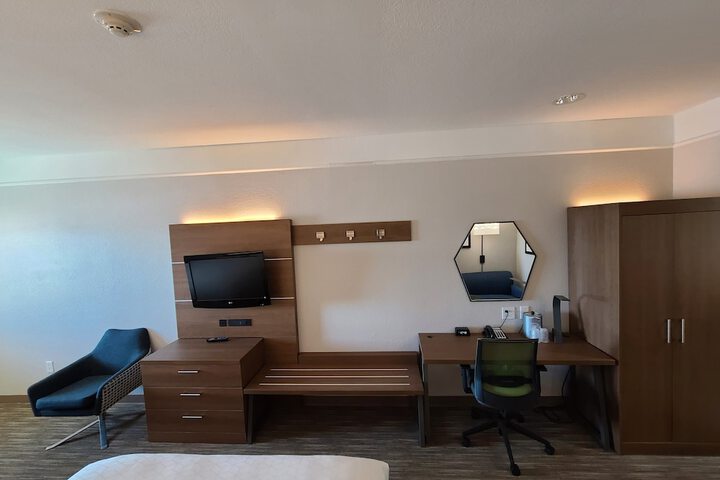 Room 25 of 63