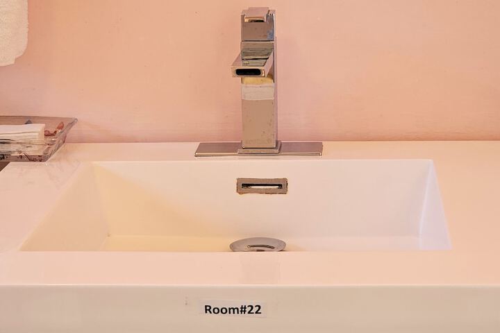 Room 59 of 123
