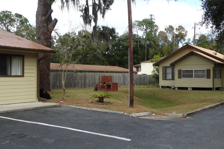 Property Grounds 25 of 28