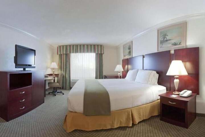Room 18 of 37