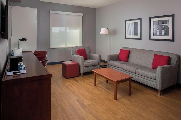 Room 13 of 19