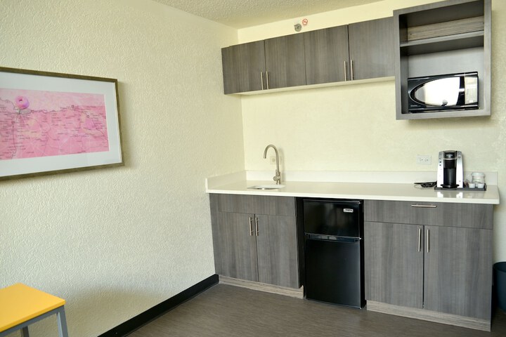 Room 12 of 39