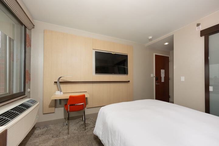 Room 16 of 40