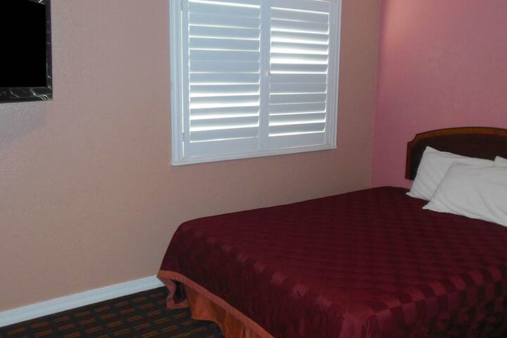 Room 17 of 48