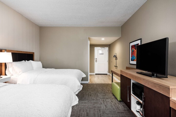 Room 13 of 37