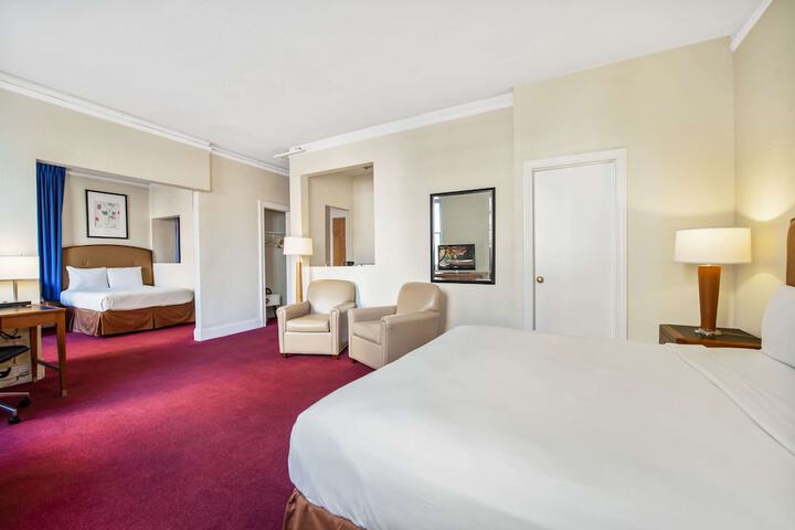 Room 10 of 22