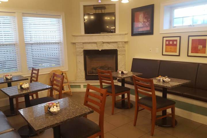 Crescent Suites Hotel