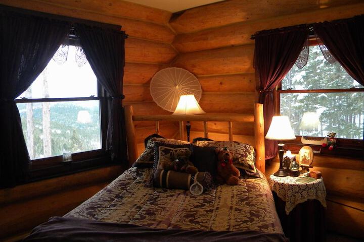 Room 8 of 16