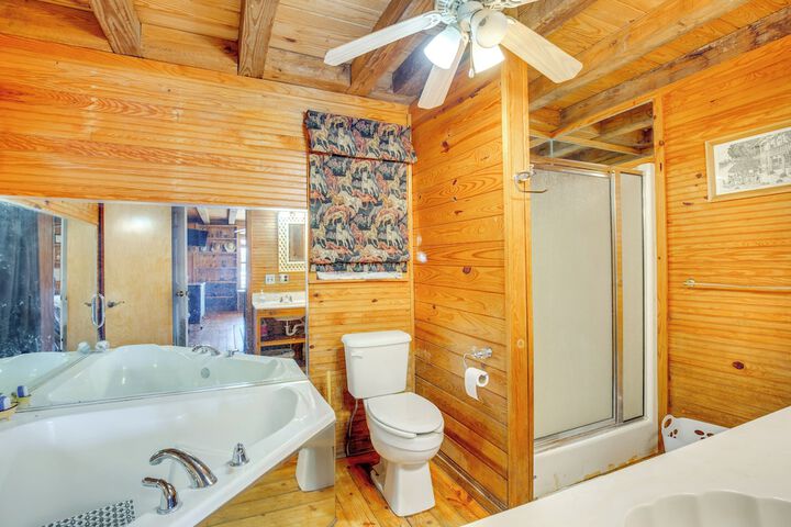 Private Lake On-site: Secluded Retreat in Grant!