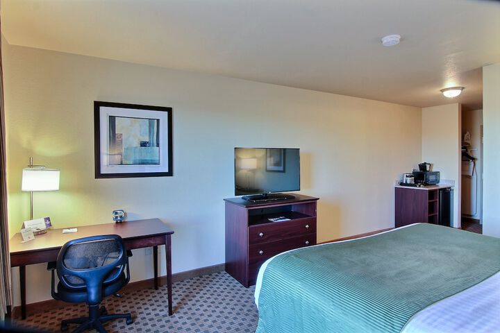 Cobblestone Hotel & Suites - Jefferson