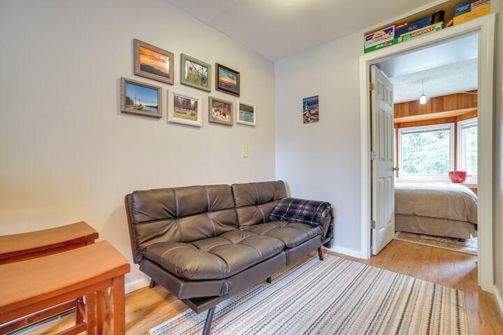Convenient Kenai Apt - 3 Mi to Beach & Fishing