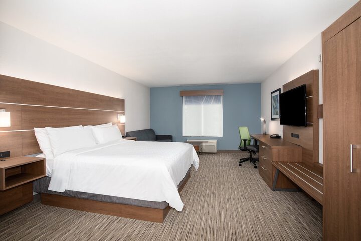 Room 22 of 39