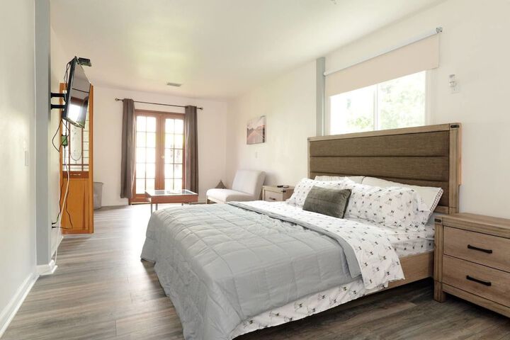 Room 10 of 26