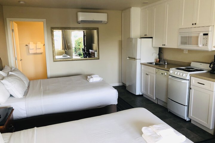 Room 32 of 53