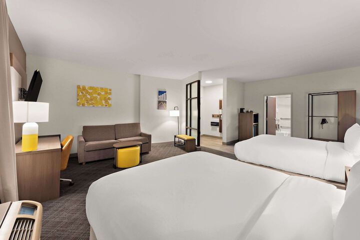 Comfort Suites Columbus East Broad