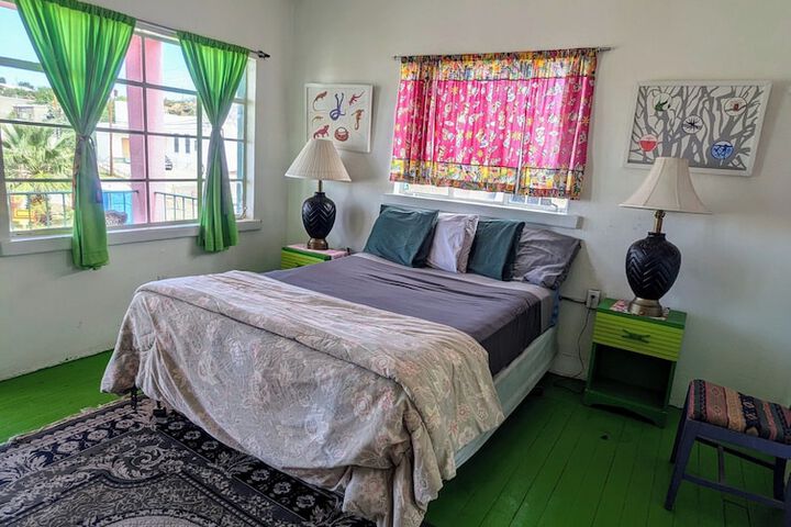 Room 183 of 286