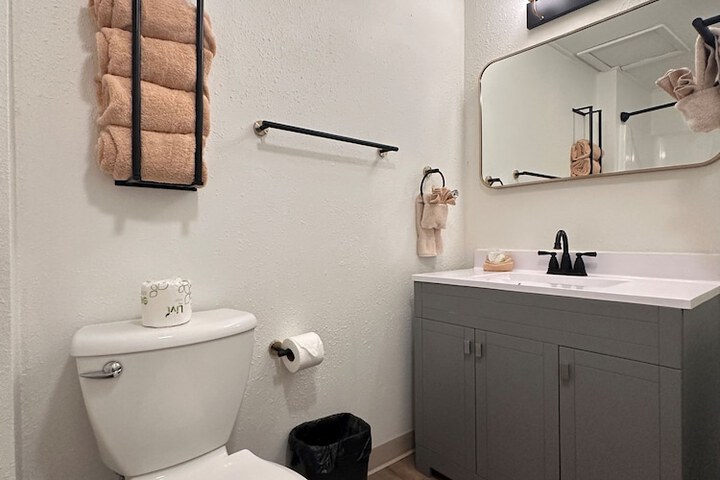 Room 183 of 299