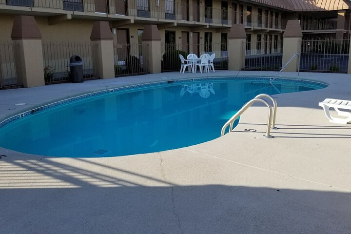 Pool 2 of 13