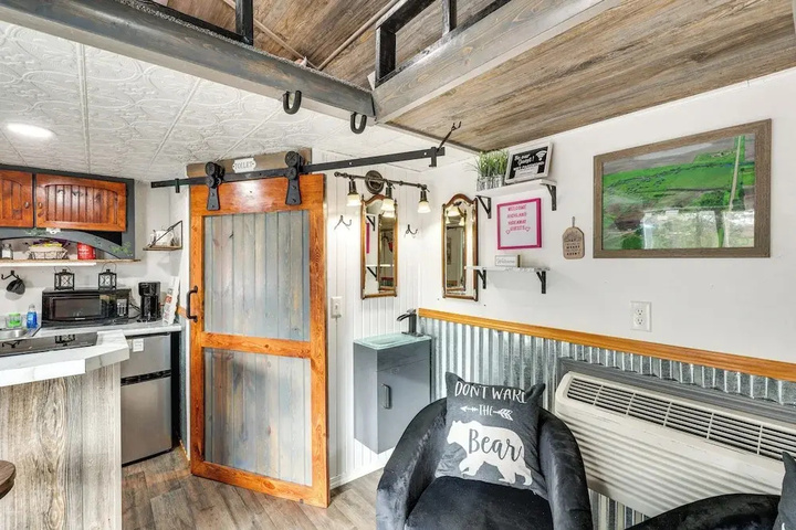 Cozy Tiny Cabin Near Mount Rushmore!