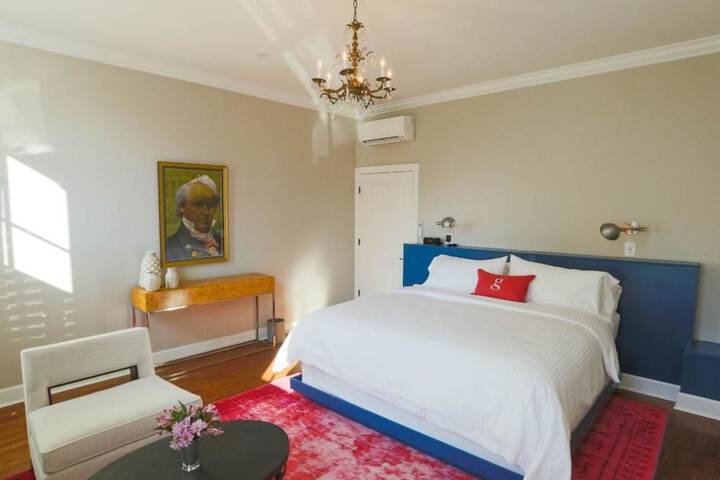 Room 43 of 166