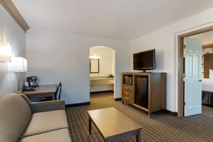 Room 34 of 43