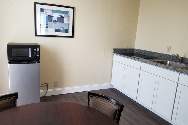 Days Inn by Wyndham Easley / Greenville/Clemson Area
