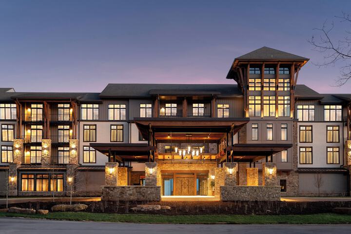 Hotel 5 of 227