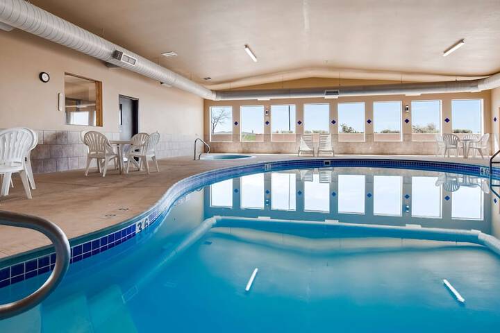 Pool 4 of 24