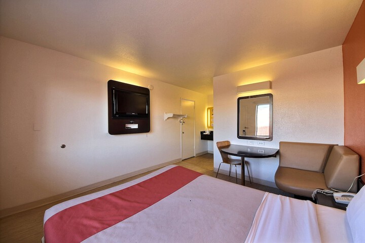 Room 14 of 35