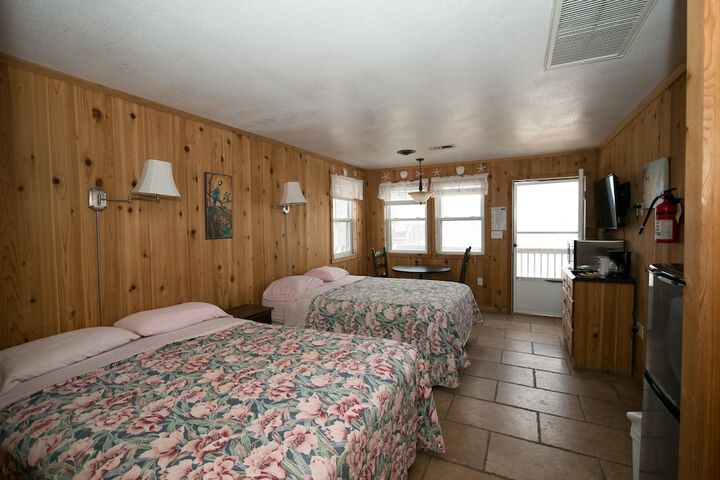 Room 136 of 199
