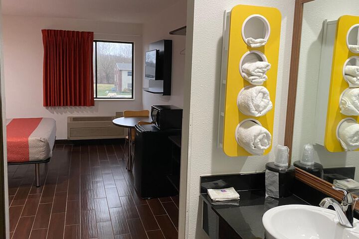 Room 18 of 35