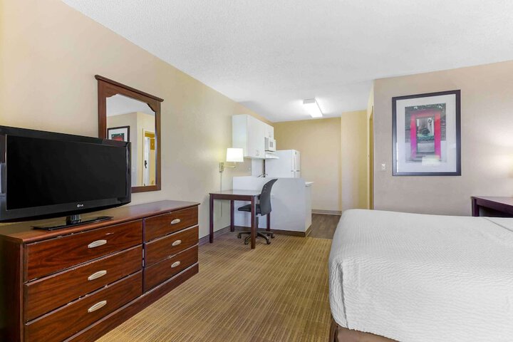 Room 9 of 23