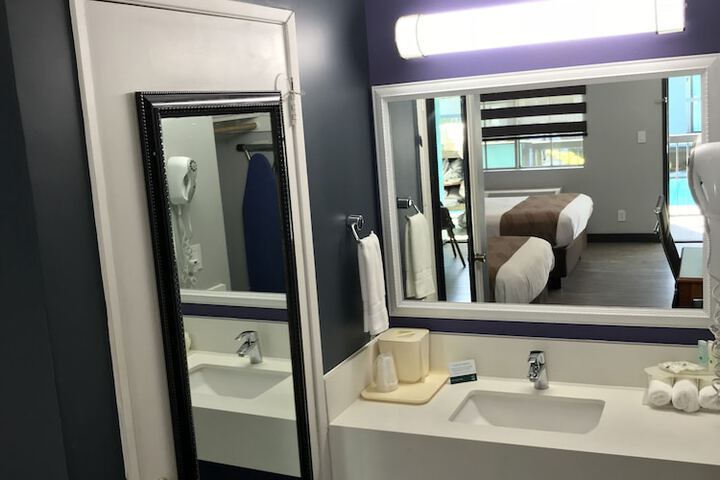 Room 12 of 21
