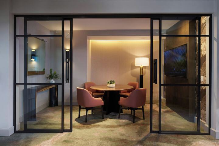 Sheraton Grand Sacramento Hotel