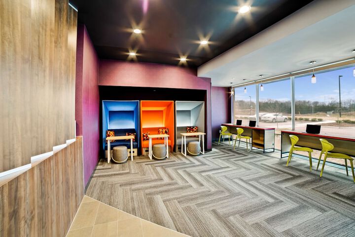 Business Center 51 of 51